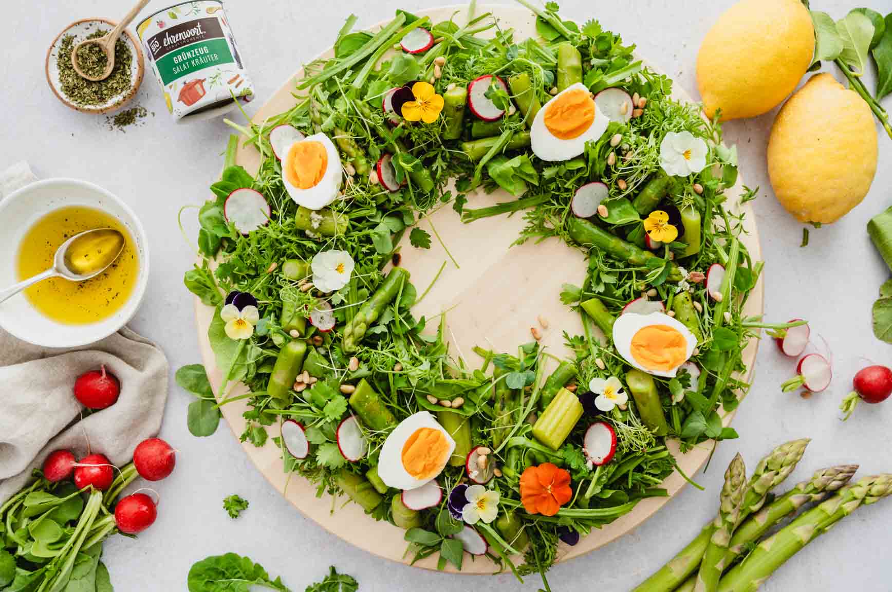 FrĂĽhlingshafter Salatkranz, Ostern, FrĂĽhling, Salat